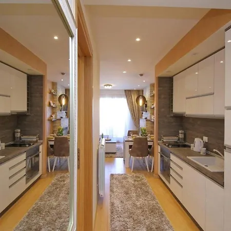 Aparthotel Luxury Kalman Centar *